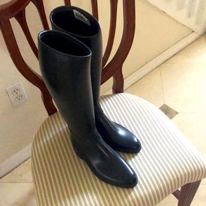 Derby boots. Beautiful boots for any outdoor activity.Excellent for rainy season